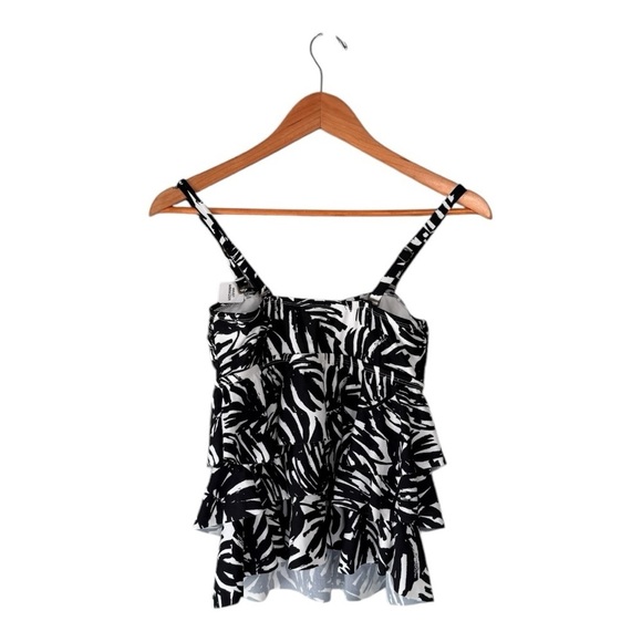 Island Escape Women's Tiered Tankini Top
Black/White Style 14508 Removable Strap - Picture 3 of 10